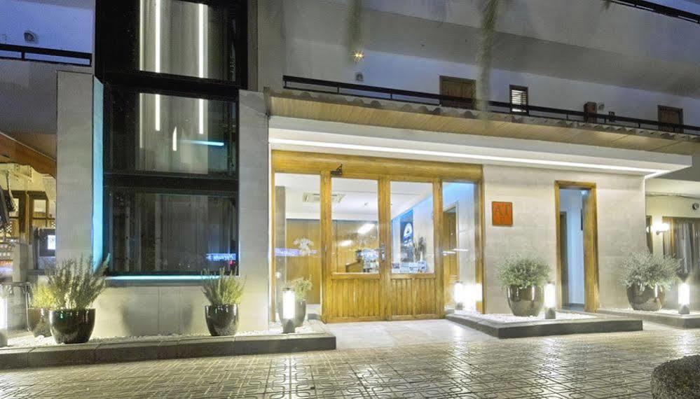 Apartamentos Bahia De San Antonio Sant Antoni de Portmany Esterno foto